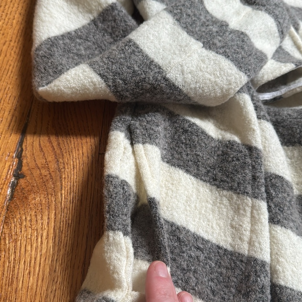 Three Dots wool blend grey and white stripe open cardigan size medium - Picture 5 of 5